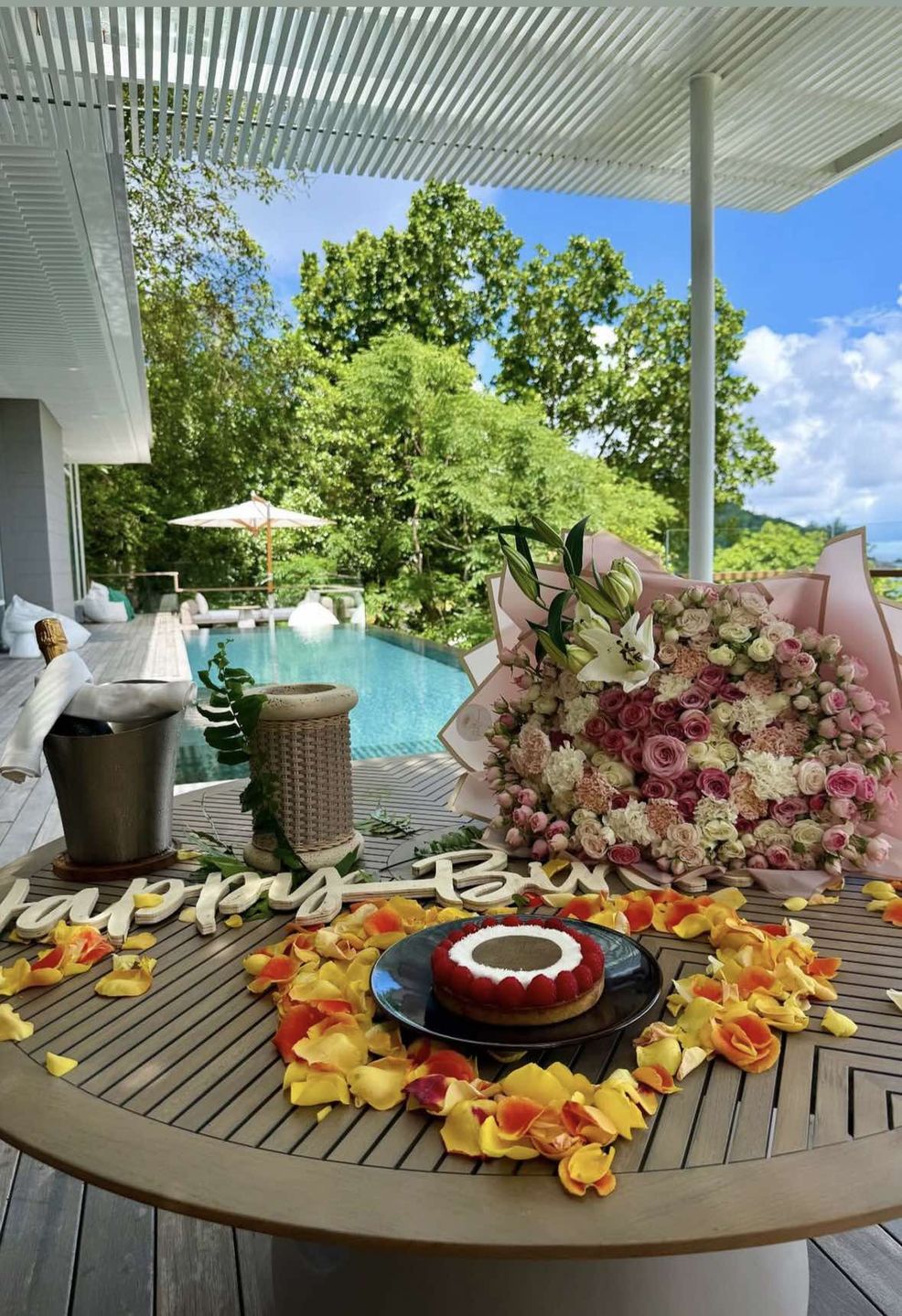 Julia Dybowska świętuje 34. urodziny w Dubaju z ukochanym