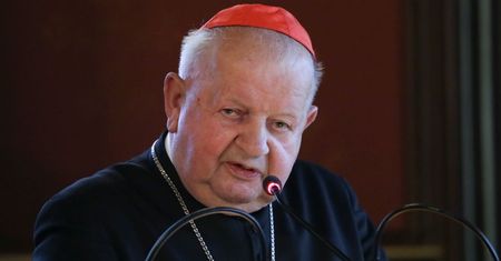 Był molestowany przez księdza. Mówi, co zrobił Dziwisz