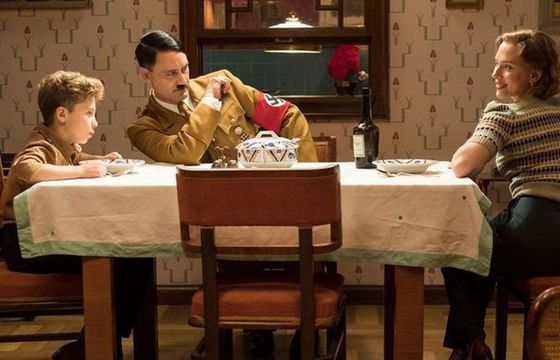 Scarlett Johansson w filmie "JoJo Rabbit" wyjaśnia czym jest miłość