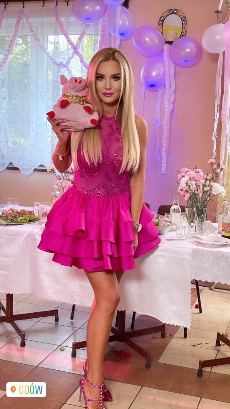 Monika Chwajoł z "Królowych Życia" na weselu