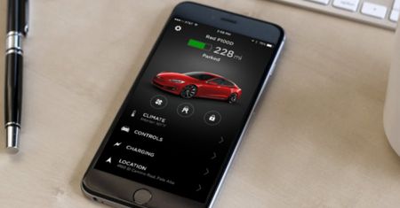 Awaria aplikacji Tesla sprawiła, że niektórzy nie mogli wejść do swoich aut