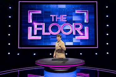 Mikołaj Roznerski, gospodarz programu "The Floor" w TVN 