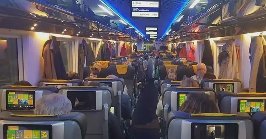 Prywatne pociągi wreszcie na polskich torach. Tanie bilety i kawa do oporu! Nasza dziennikarka jechała czeskim RegioJetem