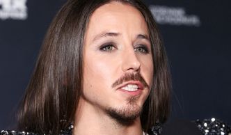 Michał Szpak odsłania klatę na kolejnych wakacjach. "Są takie wieczory, które zostają z tobą na zawsze..."