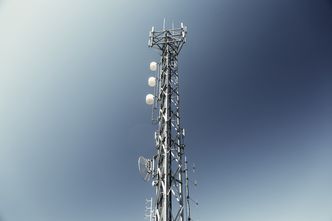 5G w Polsce. Aukcje na przyznanie pasm po wakajach