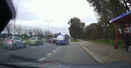 Nie zatrzymał się do kontroli. Policjanci ruszyli w pościg za oplem