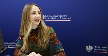 Więcej pieniędzy dla rodzin zastępczych. Rząd podjął decyzję