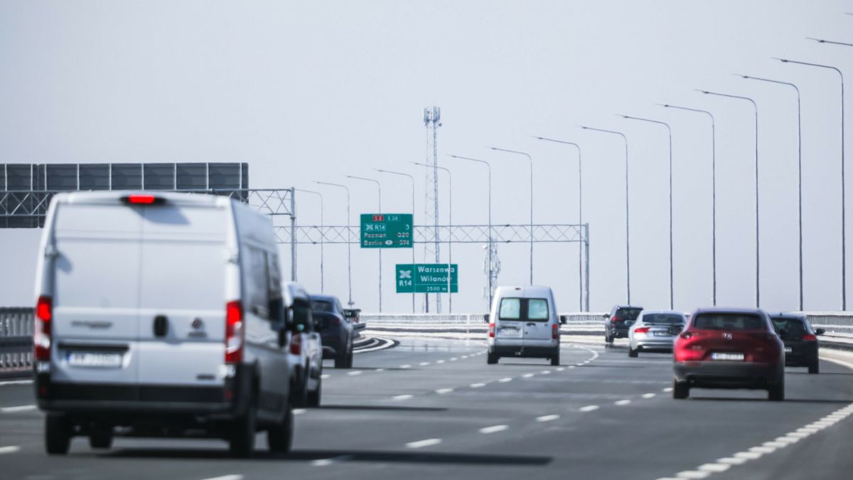 Zdanie ministerstwa głównym celem wprowadzenia opodatkowania jest eliminacja nieprawidłowości przy imporcie aut.