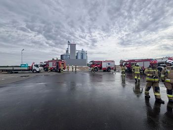 Wybuchy zbiorników z gazem w Osięcinach-Krzyżówkach. DK62 całkowicie zablokowana
