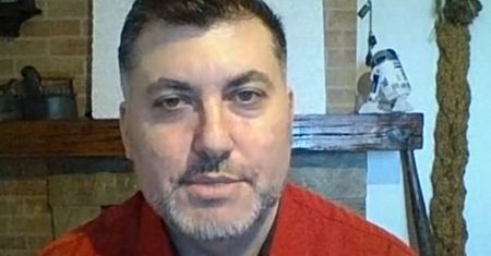 "Dławiłem się, byłem półprzytomny, dostałem tlen". Poseł o koronawirusie