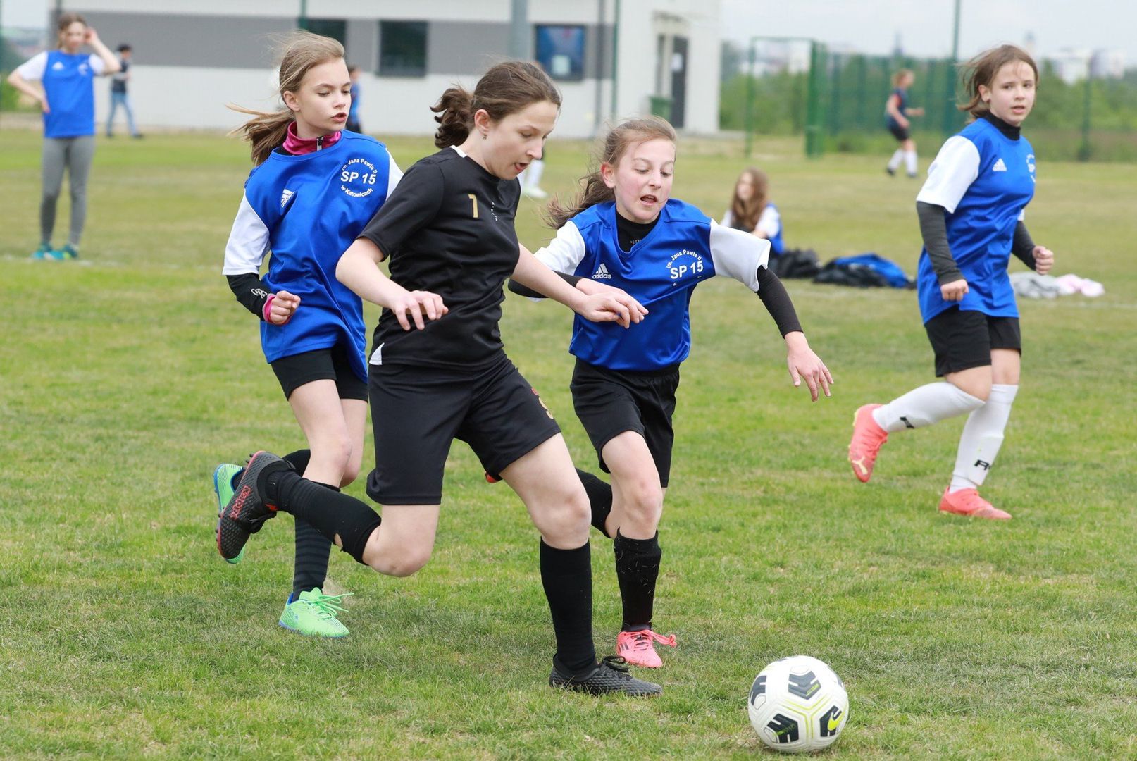 Rozegrano finał wojewódzki Pucharu Tymbarku na Śląsku w kategorii U12. Zwyciężyły szkoły z Chorzowa i Częstochowy. Zobacz zdjęcia z zawodów