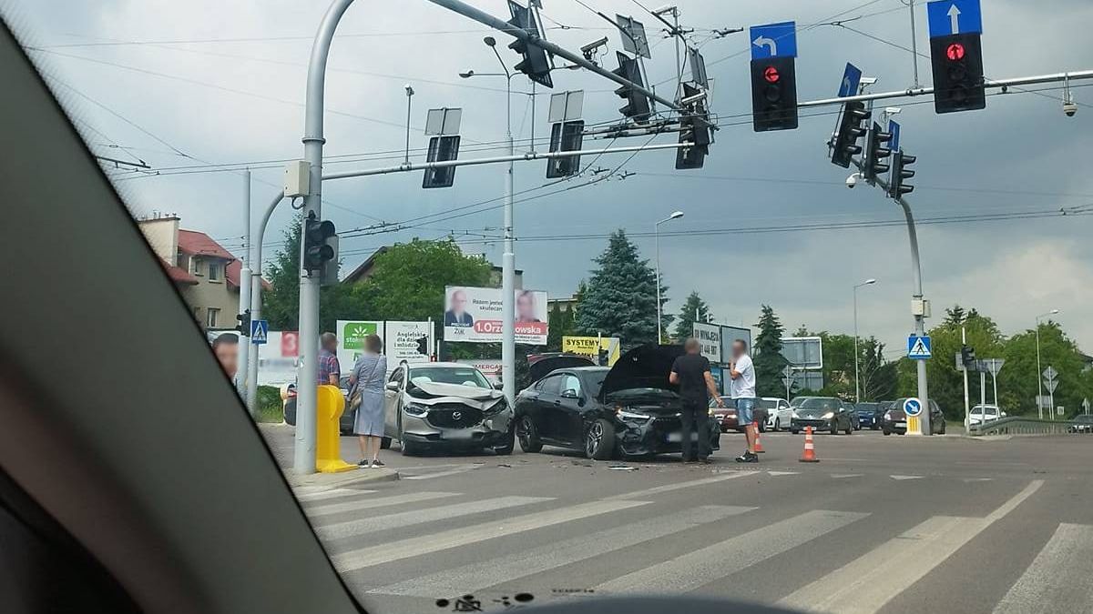 Zderzenie BMW z mazdą na al. Kraśnickiej