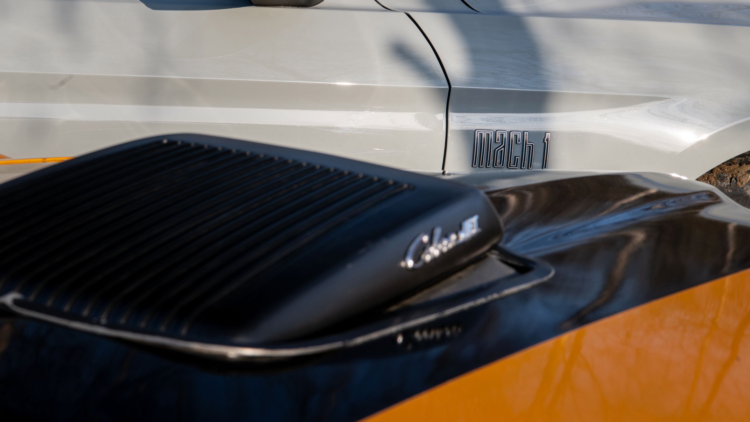 Ford Mustang Mach 1 vs. Mustang Mach 1 428 Cobra Jet