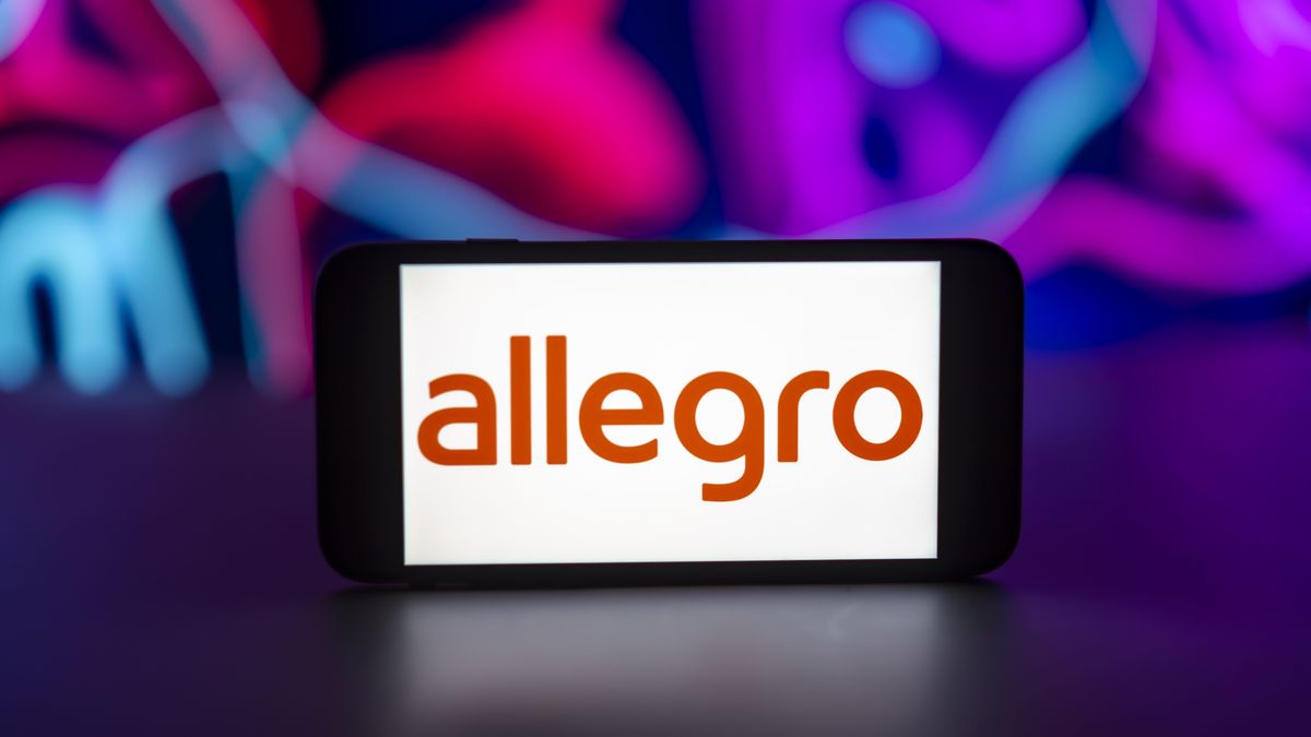 INDIA - 2024/02/19: In this photo illustration, the allegro logo is seen displayed on a mobile phone screen. (Photo Illustration by Idrees Abbas/SOPA Images/LightRocket via Getty Images)