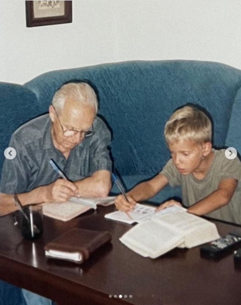 Maciej Musiał świętuje 98. urodziny dziadka