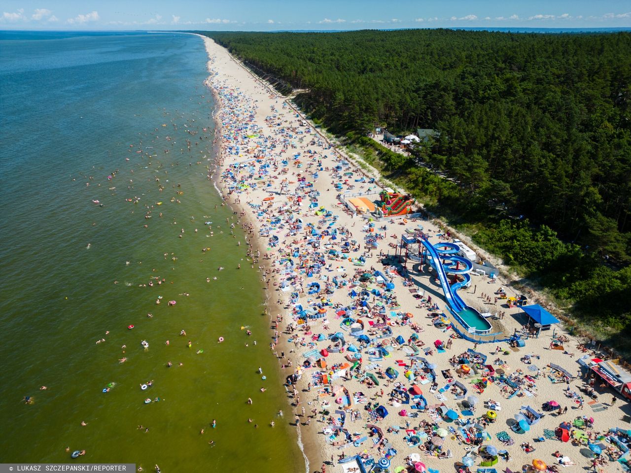 Tragedia na plaży w Stegnie. Plażowicze ruszyli na pomoc