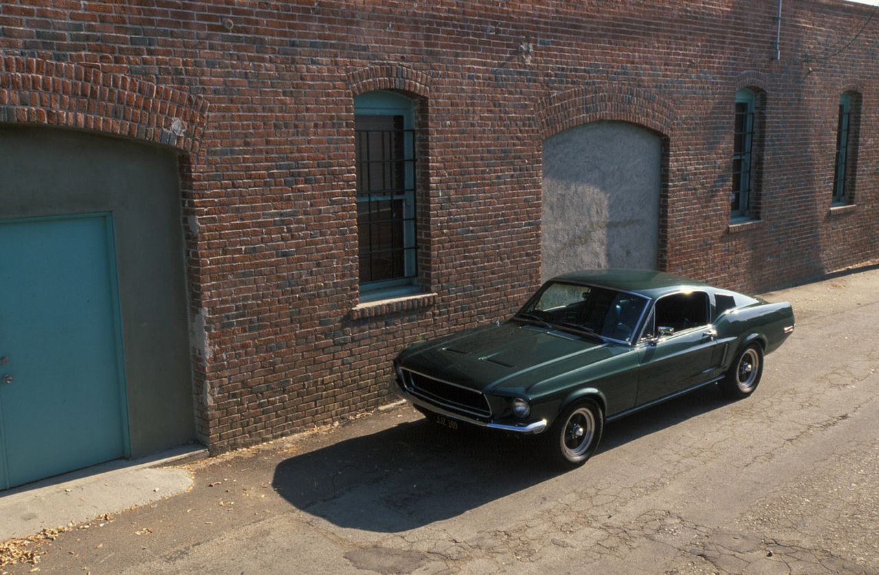 1968 Ford Mustang Bullitt Fastback (fot. automobilesreview.com)