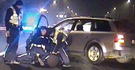 Chciał "pobawić się" z policjantami. Skończył w areszcie