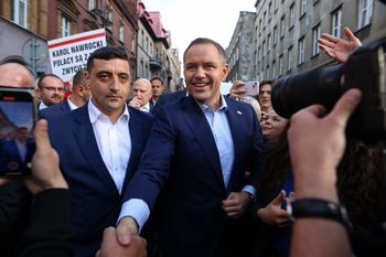 To im Nawroccy przekazali mieszkanie. Potwierdzają