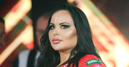 Esmeralda Godlewska pokazała NOWE ZDJĘCIE i prawi: "Kiedyś lustro patrzyło na mnie z politowaniem, dziś przybija mi piątkę"