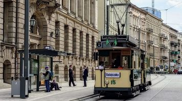 Nostalgiczna podróż po Poznaniu. W ten weekend historyczne autobusy i tramwaje wyjadą na ulice