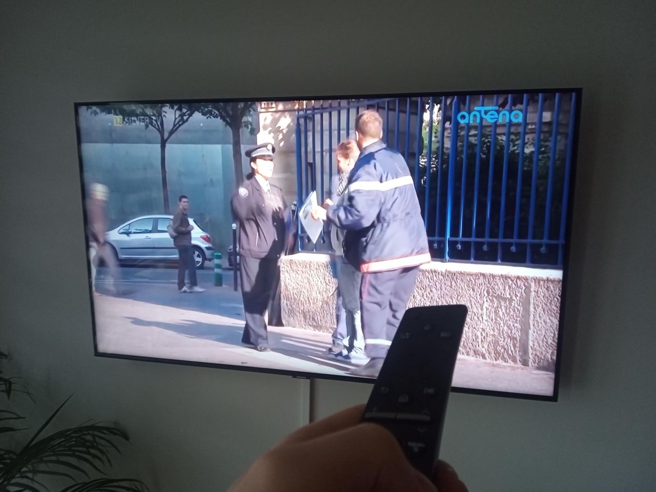 Antena HD - nowy kanał telewizji naziemnej. Stoi za nim Michał Winnicki