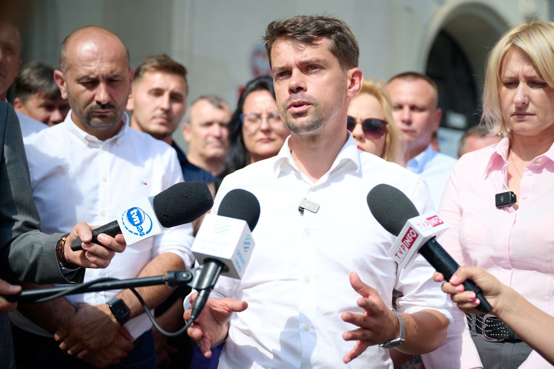 Dzia?acze AGROunii w Ministerstwie RolnictwaWarszawa, 27.07.2023.
Ministerstwo Rolnictwa. W siedzibie resortu trwa spotkanie dzialaczy AGROunii z ministrem rolnictwa Robertem Telusem
fot: Oleg Marusic/REPORTER
 N/z: lider AGROunii Michal Kolodziejczak po wyjsciu ze spotkania.Oleg Marusic/REPORTER