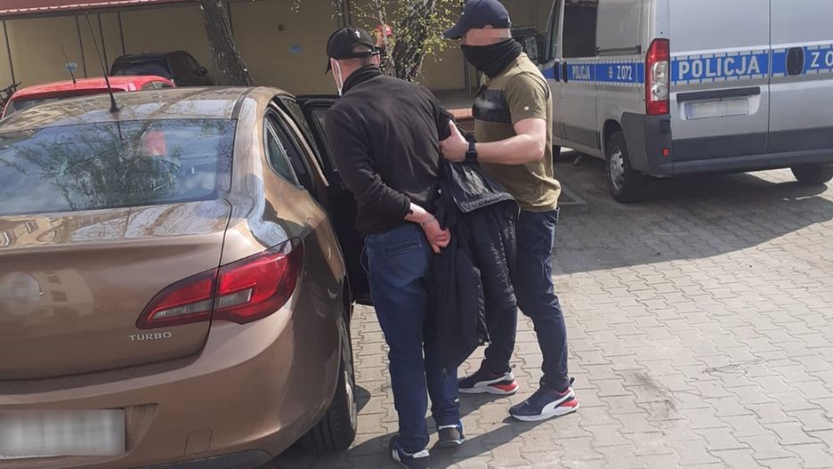 Warszawa. Seryjny włamywacz z Mokotowa zatrzymany. Okradł przynajmniej siedem mieszkań