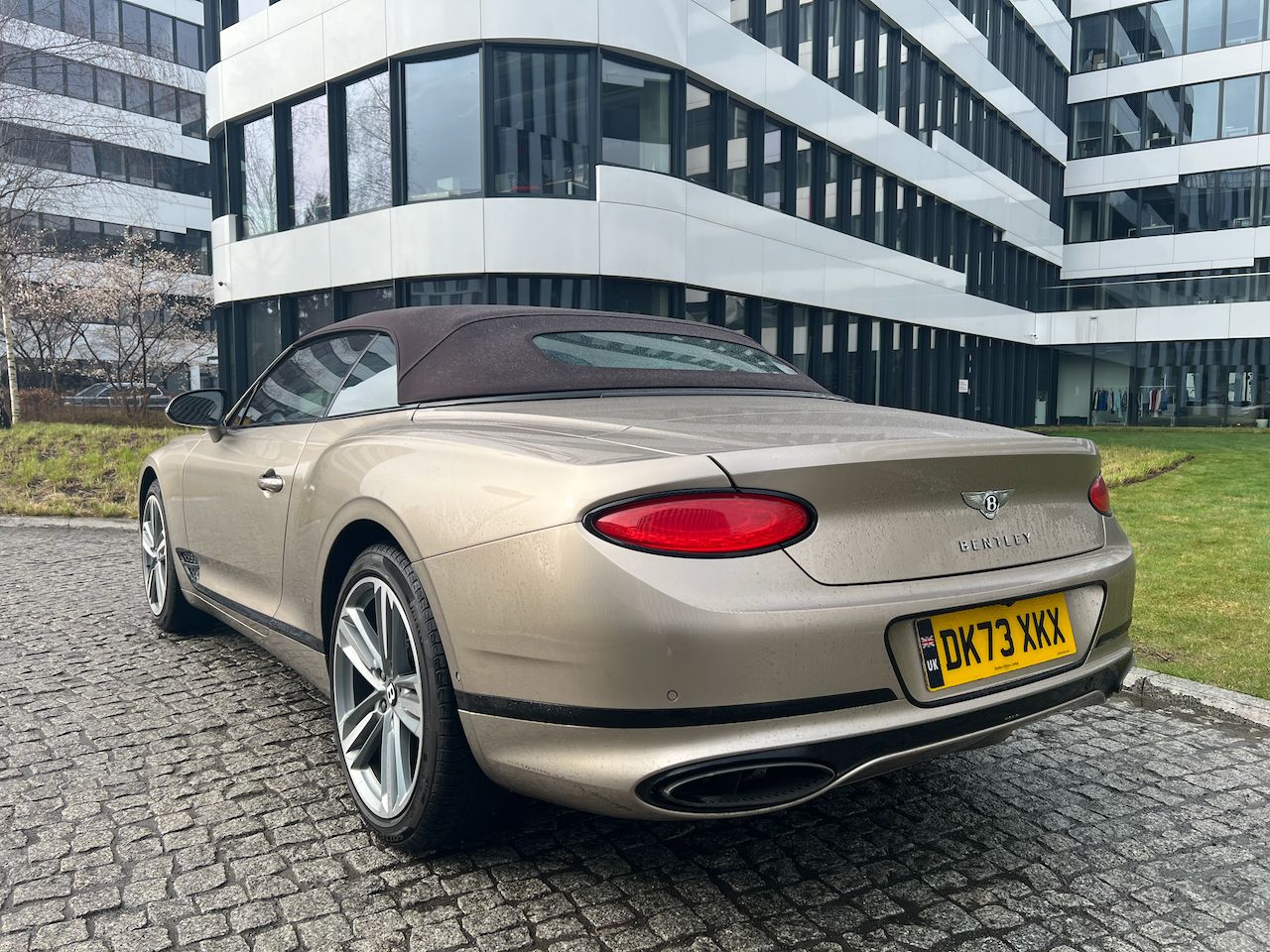 Bentley GTC Mulliner W12
