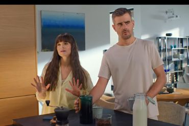 Agnieszka Więdłocha i Antoni Pawlicki w miniserialu Siemensa