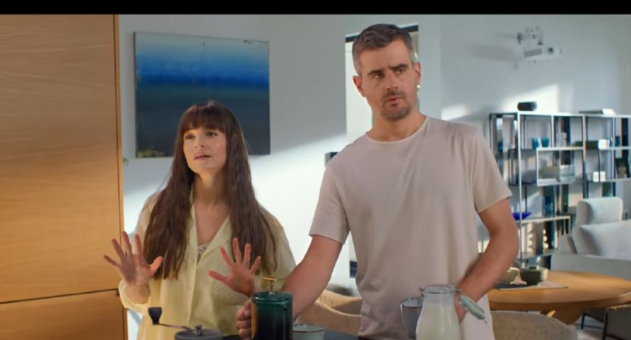 Agnieszka Więdłocha i Antoni Pawlicki w serialu „Ekspresowe historie” promującym Siemensa