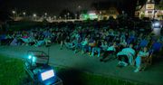 Warszawa: Zupełnie darmowa atrakcja. Rusza kino samochodowe. W repertuarze filmowe hity