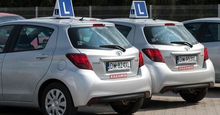 Czy doświadczony kierowca zdałby dziś egzamin na prawo jazdy?