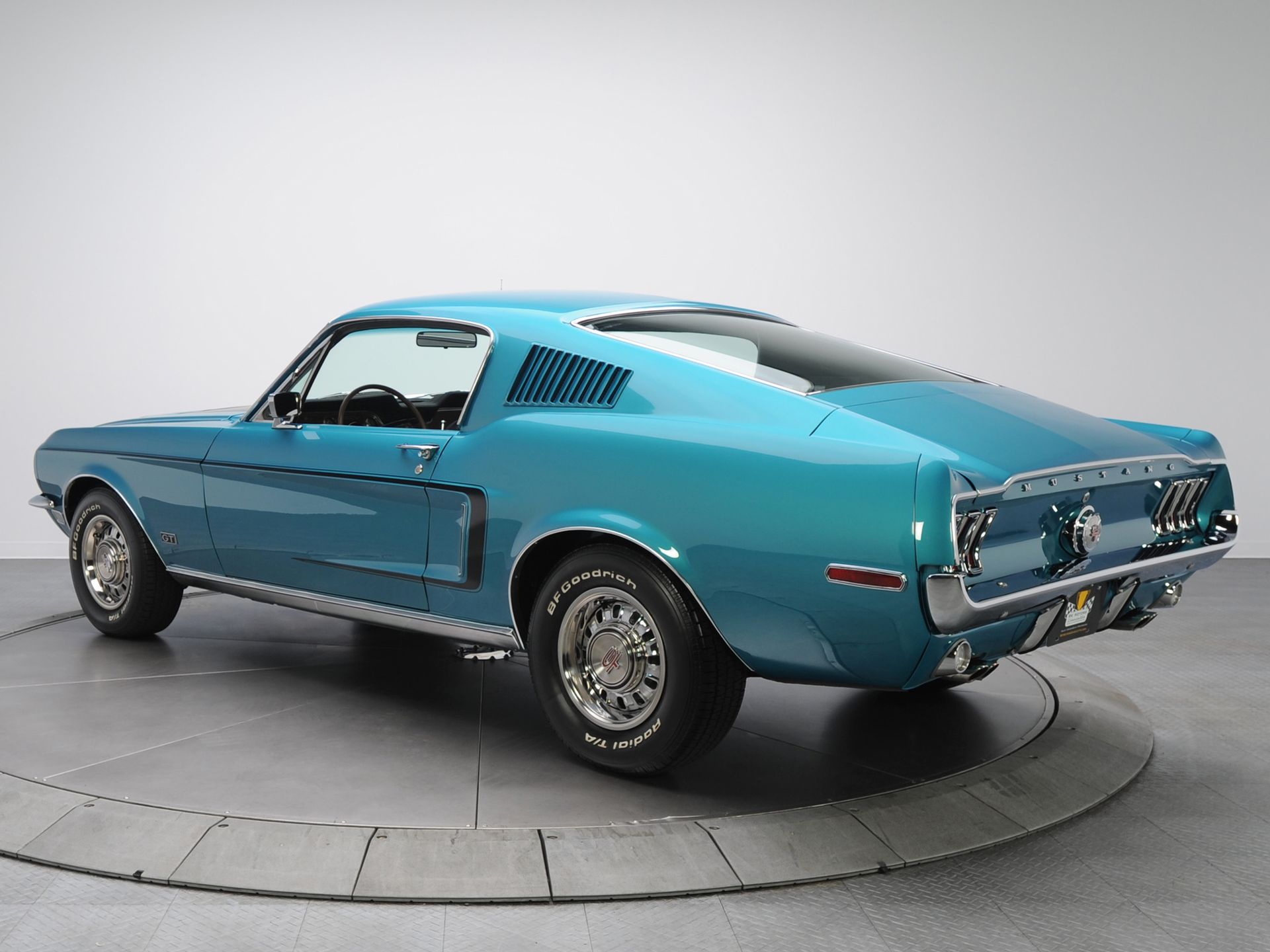 Ford Mustang I: ewolucja od malca po Bossa [galeria zdjęć] 47