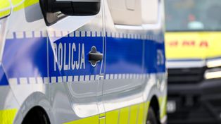 Ktoś wybił szybę w toyocie na osiedlowym parkingu. Straty oszacowano na 1500 złotych