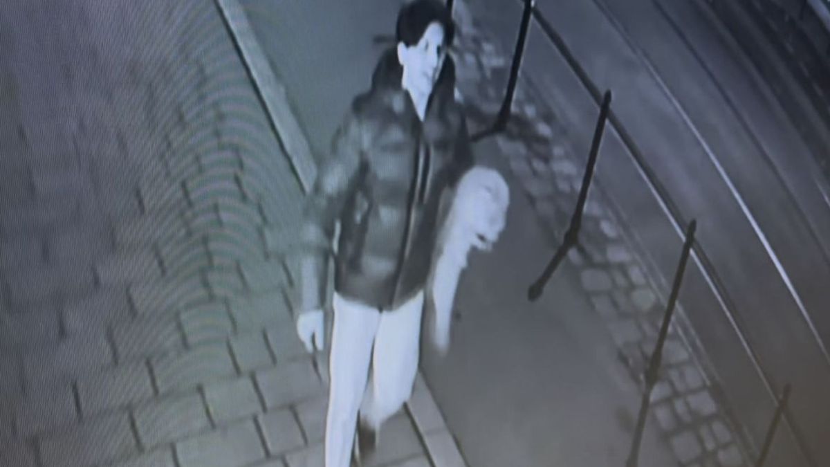 Policja prosi o pomoc w identyfikacji sprawcy ataku w Krakowie