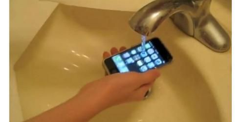 Applemania: iPhone 3GS naprawdę odporny na wodę? (wideo)