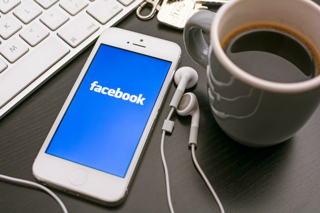 To nie żart. Ludzie dzwonią na policję, bo Facebook nie działa 1