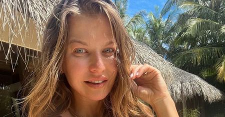 Milionerka Anna Lewandowska pozuje w bikini Z SIECIÓWKI! Nie zgadniecie, ile kosztowało (FOTO)