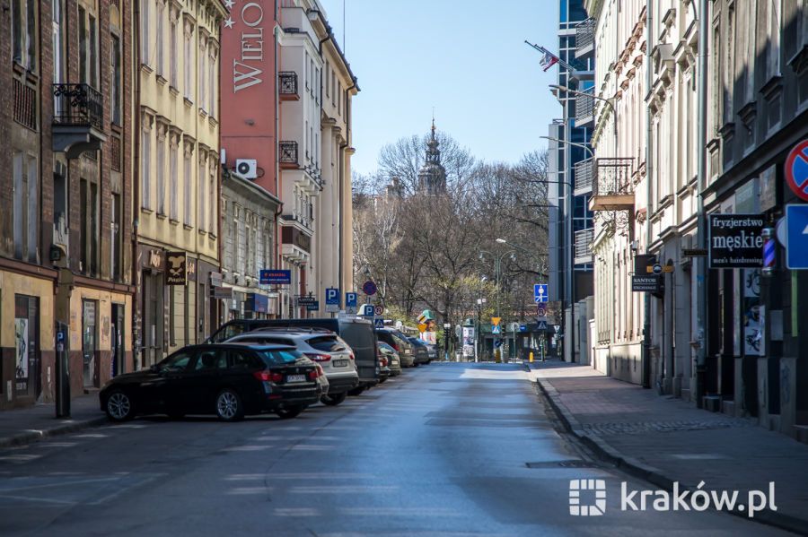 Na czas epidemii Kraków zrezygnował z płatnego parkowania.