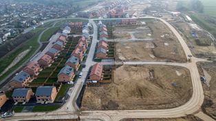 Gminy toną w "wuzetkach". Lawina wniosków o warunki zabudowy po sierpniowym szczycie