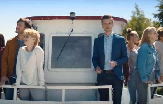 Radosław Kotarski na Kanale Elbląskim reklamuje Konto 360˚ w Banku Millennium (wideo)