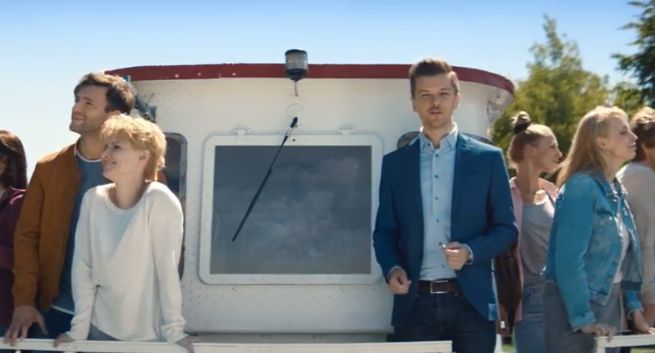 Radosław Kotarski na Kanale Elbląskim reklamuje Konto 360˚ w Banku Millennium (wideo)