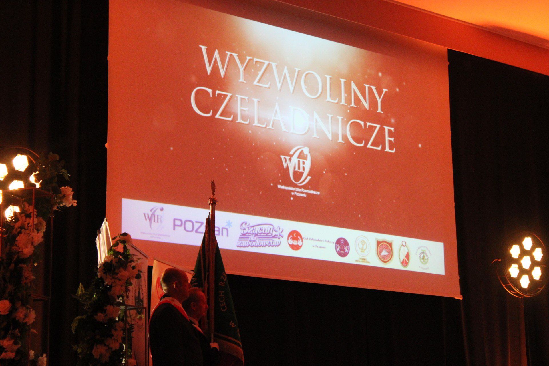 Wyzwoliny czeladnicze w Gnieźnie. Absolwenci byli pasowani repliką szabli Jana Kilińskiego