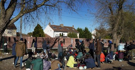 Problemy we Francji. Przez migrantów produkt znika z półek