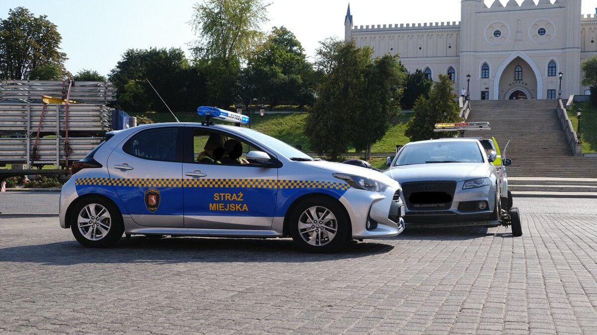 Audi odholowane z Placu Zamkowego