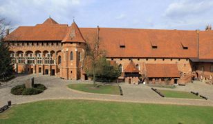 55 zł za parking w Malborku. A to nie wyjątek. Turyści muszą wydawać dziesiątki złotych