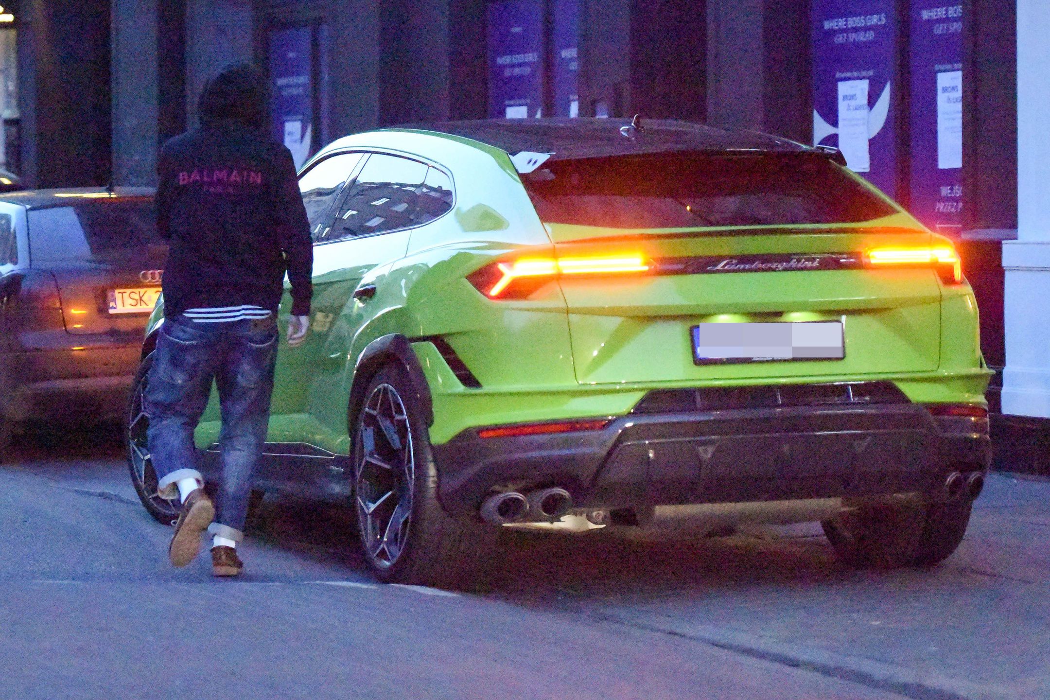 Kuba Wojewódzki rozbija się po mieście lamborghini za pół mln