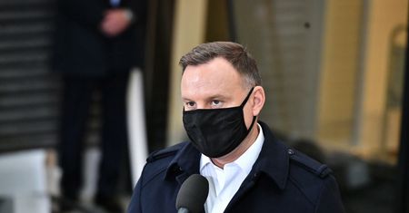 Andrzej Duda zakażony. Kto trafi na kwarantannę? "Lista jest już w GIS"