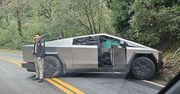 Pierwsza Tesla Cybertruck już rozbita. Jak auto zniosło wypadek?